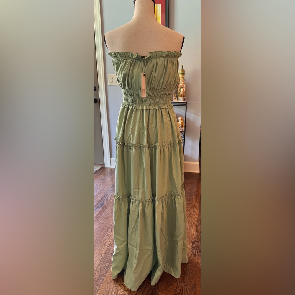 Strut and Bolt large pistachio smocked dress - Picture 2 of 4